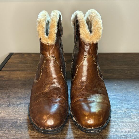 Born Brown Leather Shearling Lined Western Style Slip On Boots - size 8.5 - Picture 2 of 8